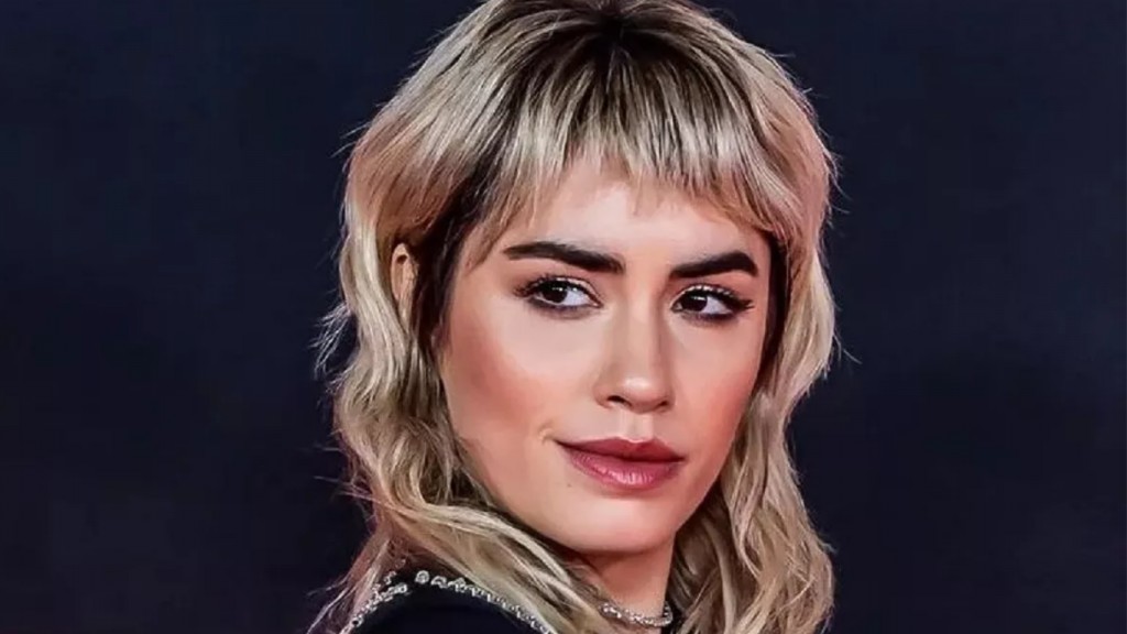 Lali prende fuego todo